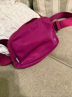 lululemon belt bag fuchsia Amazon.com | Everywhere Bag, 1L (Pink Pastel) Why I Love My Lululemon